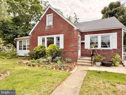 Homes For Sale - 4416 Elvena Avenue<br/> PENNSAUKEN, NJ 08109