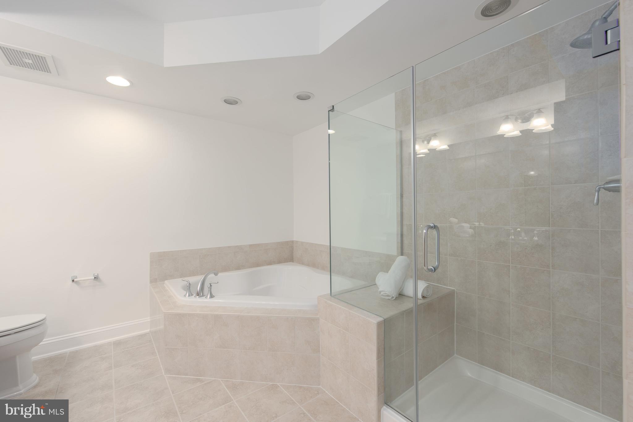 DUKE CONDOMINIUM - Residential