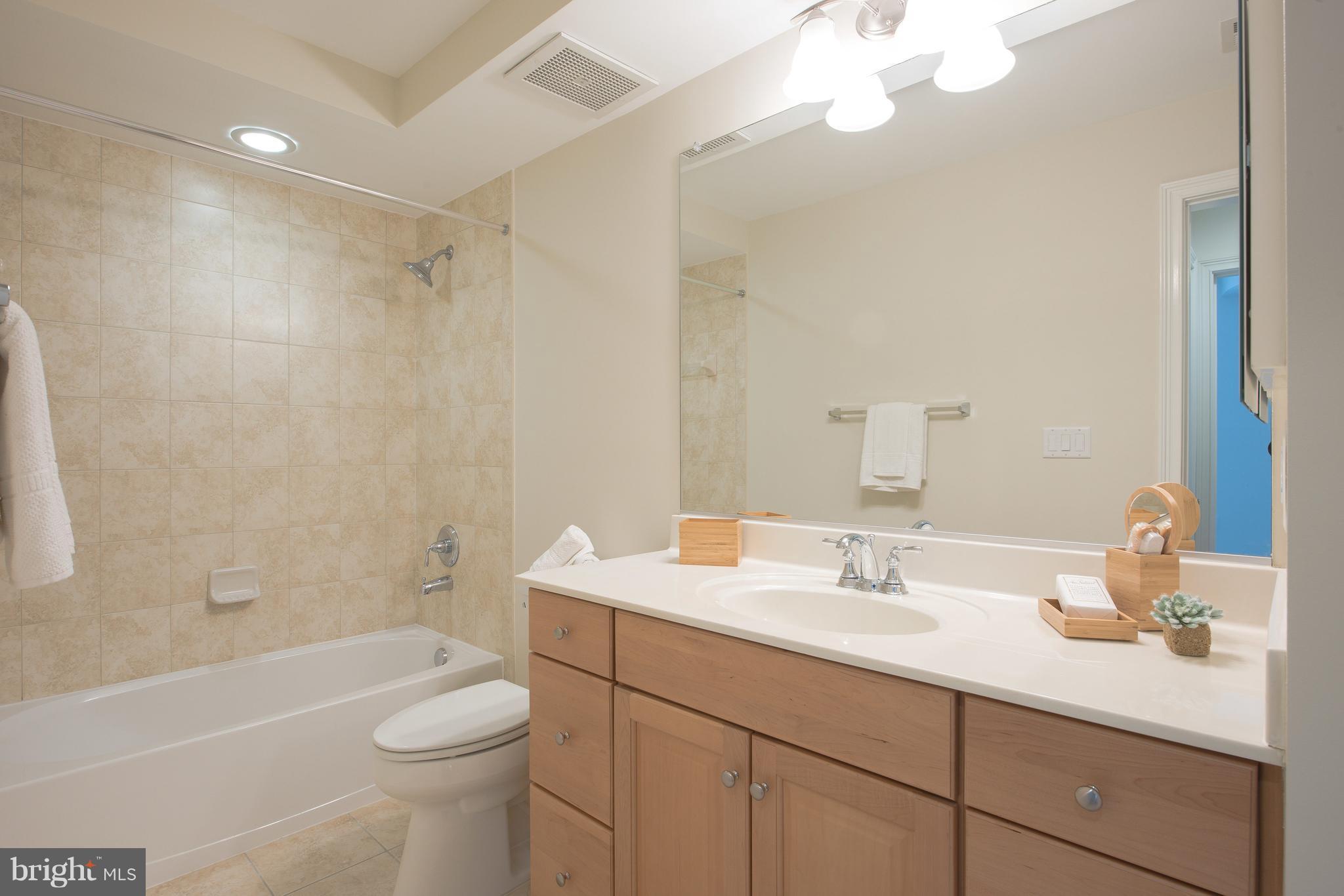 DUKE CONDOMINIUM - Residential