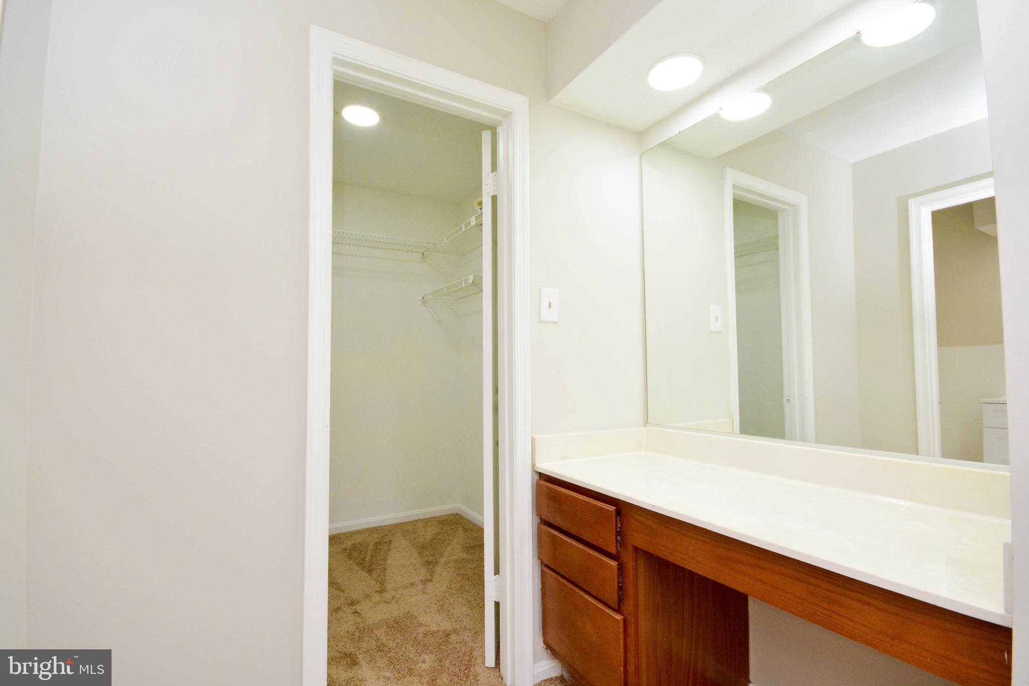 HUNT MEADOW - Residential Lease