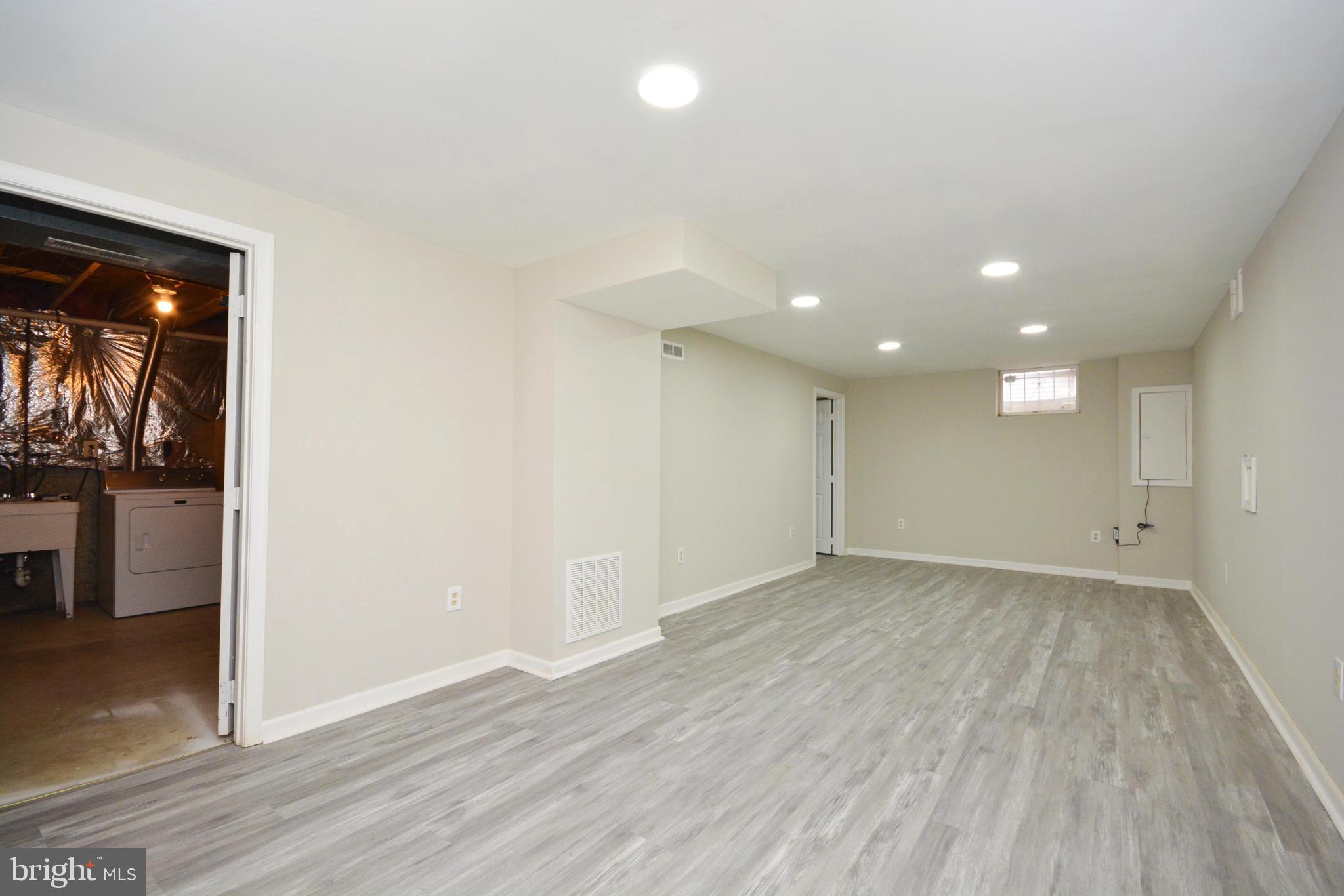 HUNT MEADOW - Residential Lease