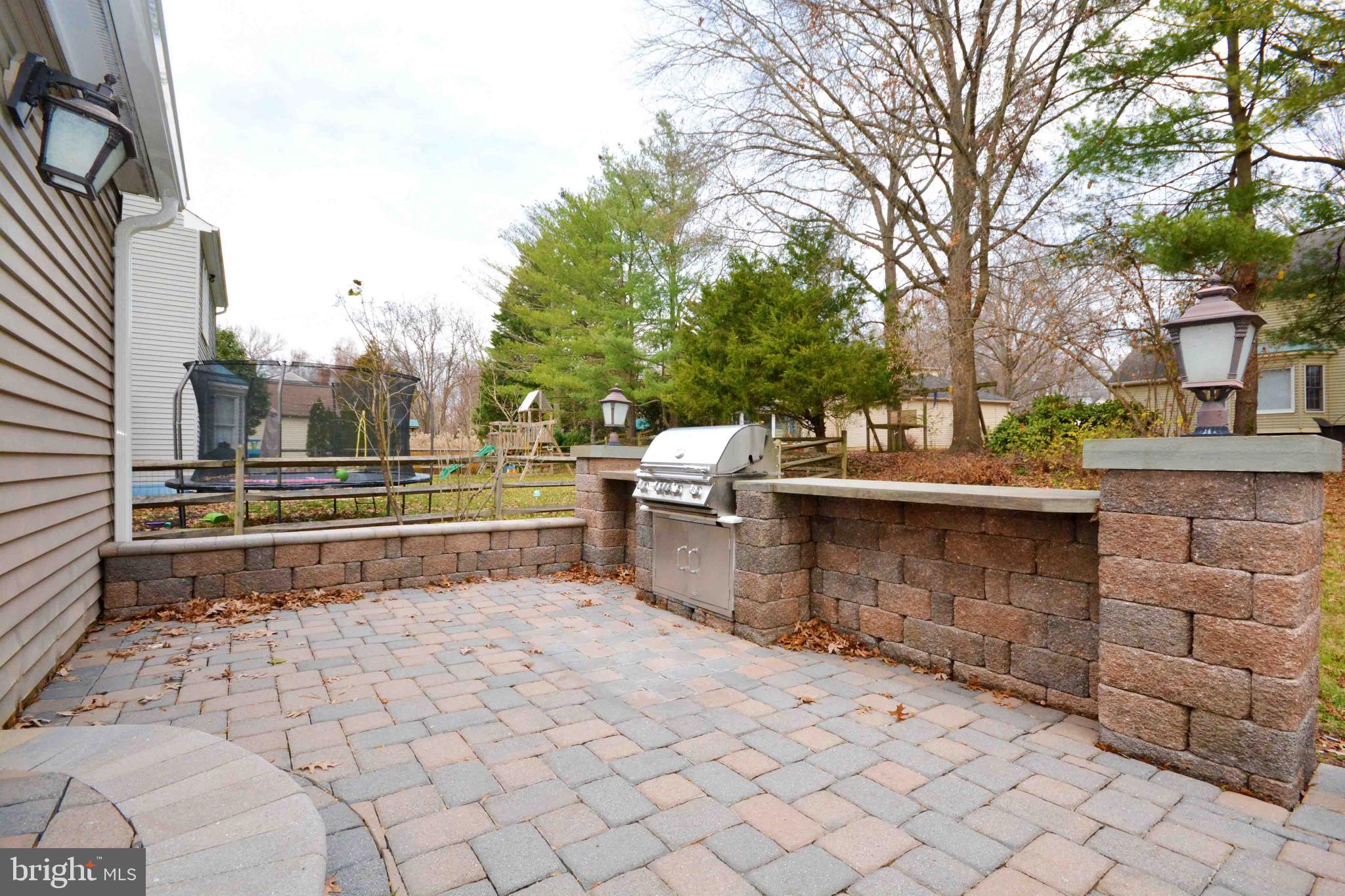 HUNT MEADOW - Residential Lease