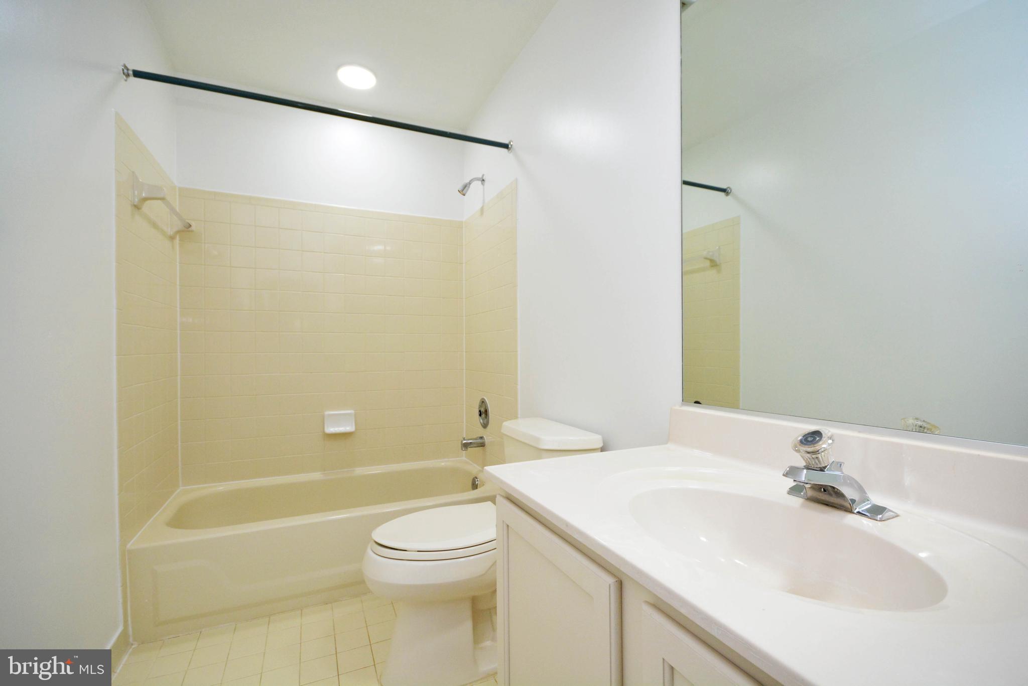 HUNT MEADOW - Residential Lease