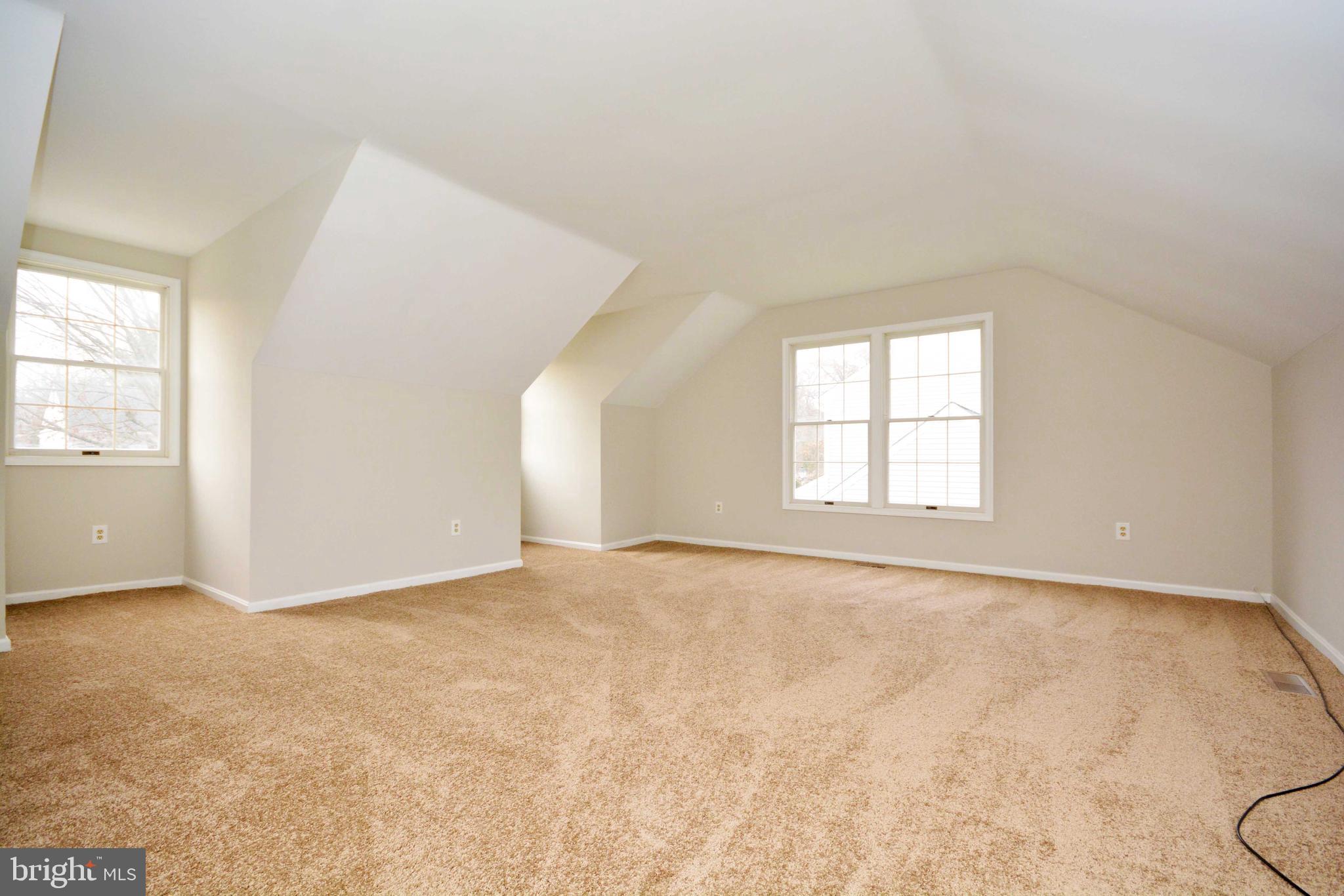 HUNT MEADOW - Residential Lease