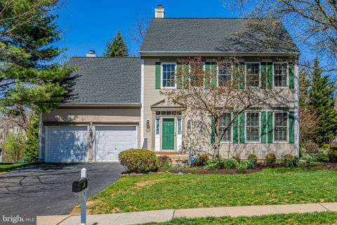 Photo of 30 Navesink Drive, PENNINGTON, NJ 08534 (MLS # NJME2075376)