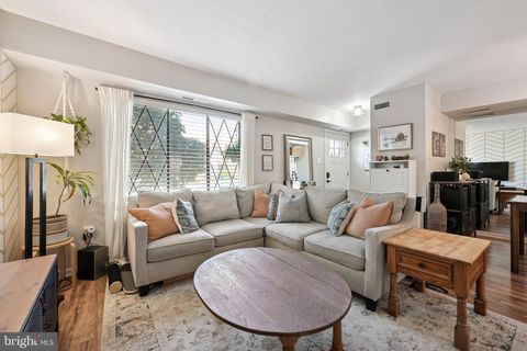 Townhouse For Sale - 127 Chelsea Circle #B143<br/> Camden County, CLEMENTON, NJ 08021