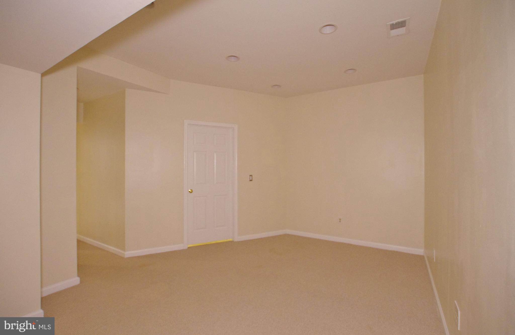 WINDSOR KNOLL - Residential Lease