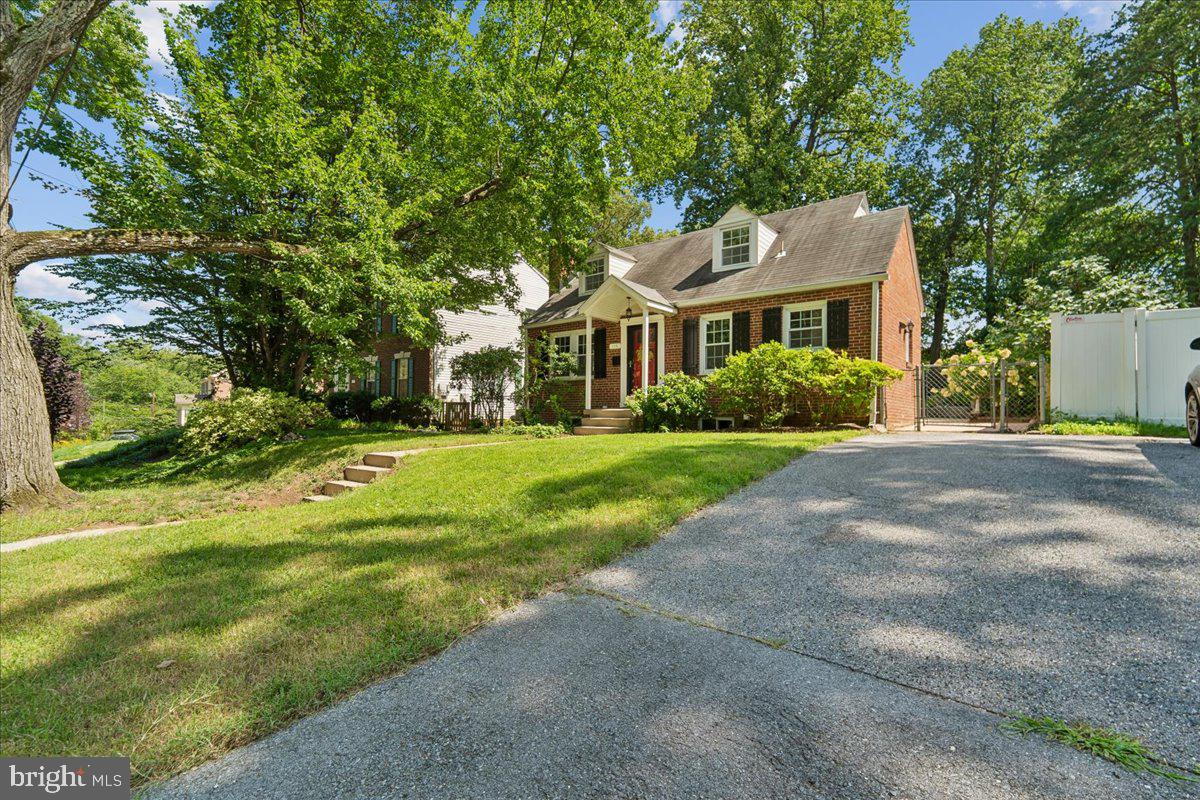 115 EASTMOOR DRIVE