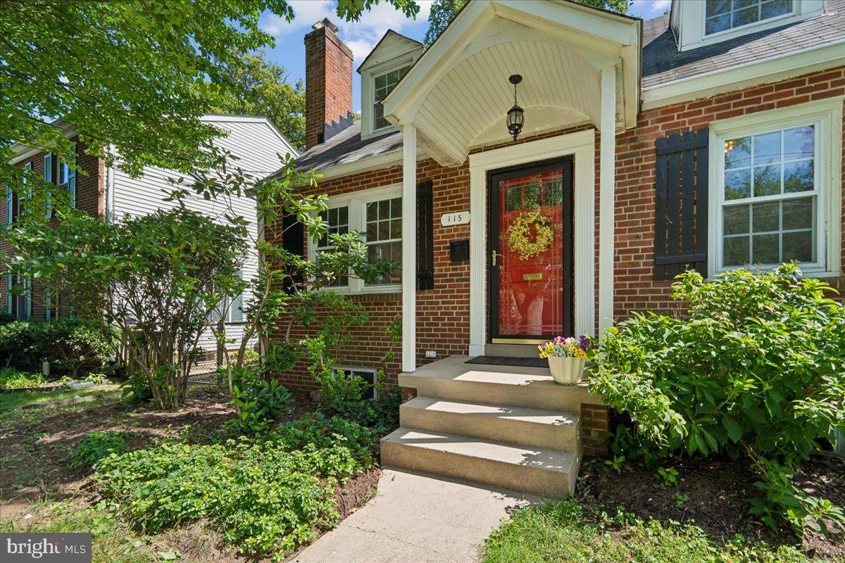 115 EASTMOOR DRIVE