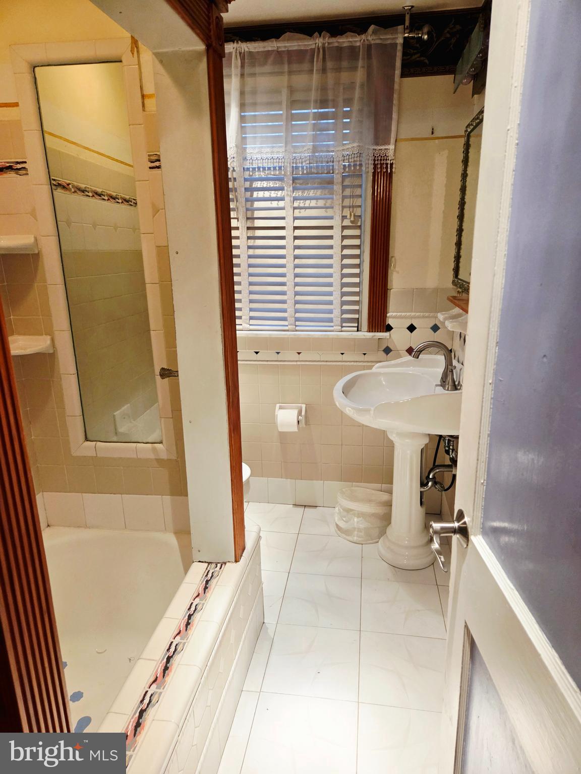 8016 WILLIAMS AVENUE