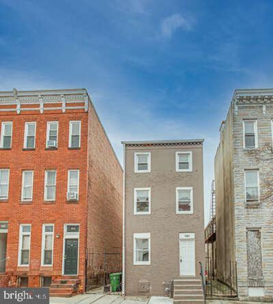 A very well maintained and spacious 2-unit building in Baltimore.  A great investment opportunity to buy, flip, or rent one unit and live in the 2nd unit while your tenant pays your mortgage. Endless opportunities!