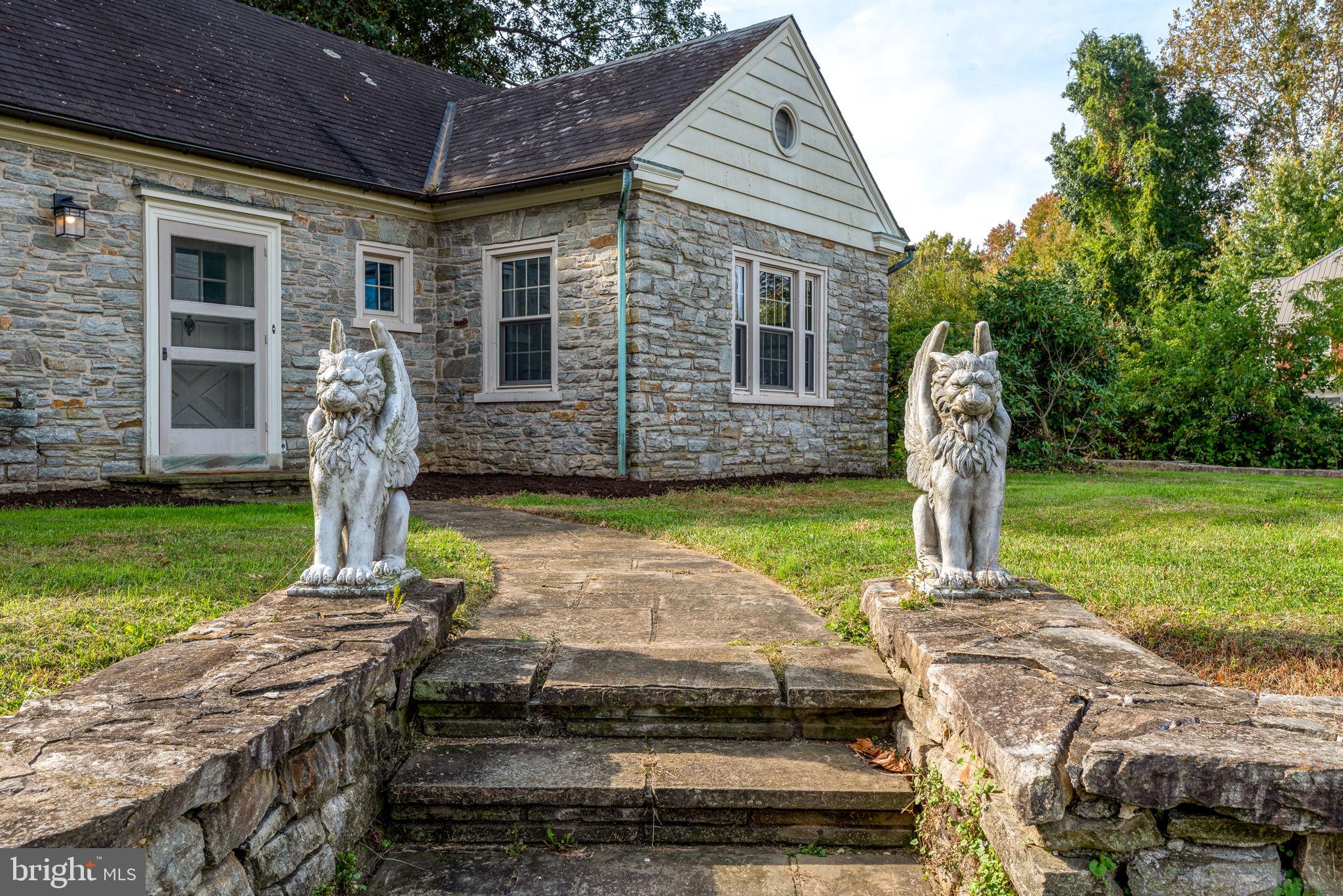1742 OLD PHILADELPHIA PIKE