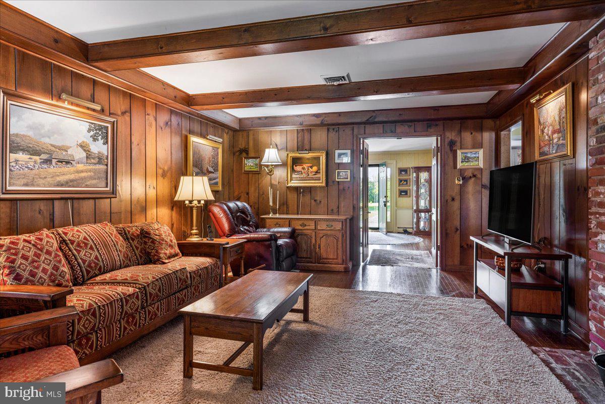 COUNTRY RIDGE - Residential