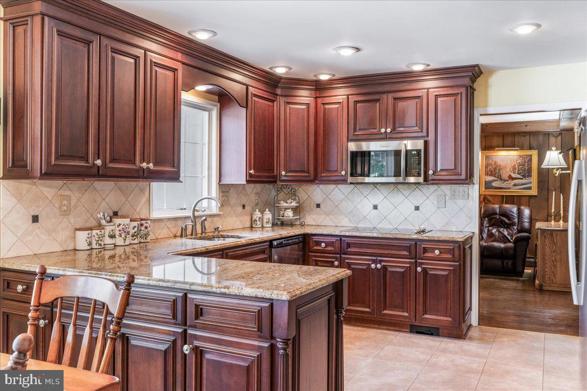 COUNTRY RIDGE - Residential