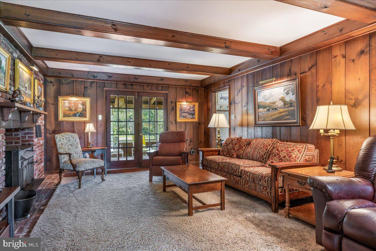 COUNTRY RIDGE - Residential