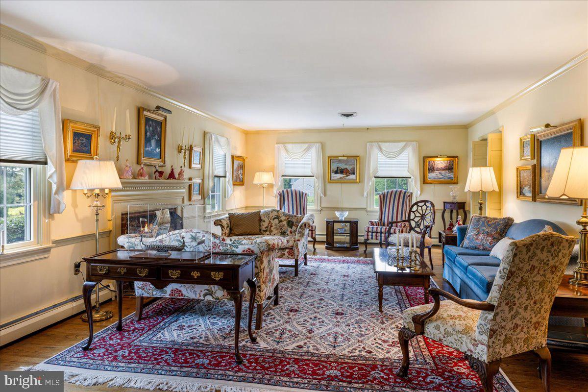 COUNTRY RIDGE - Residential