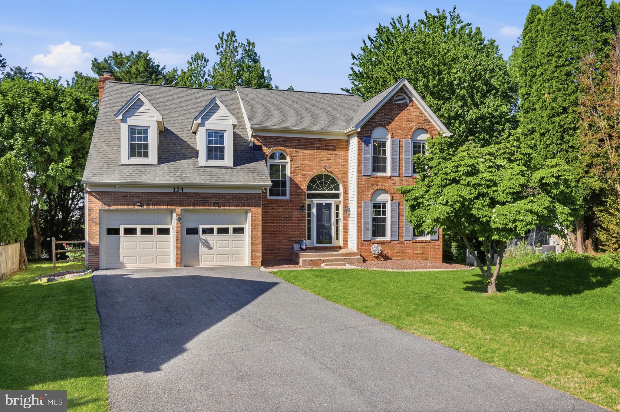 WASHINGTONIAN WOODS - Residential
