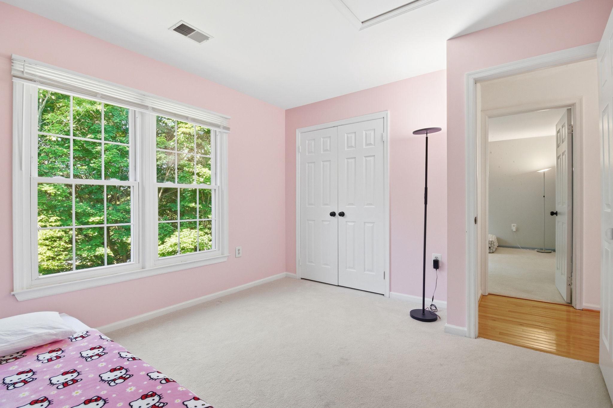 WASHINGTONIAN WOODS - Residential