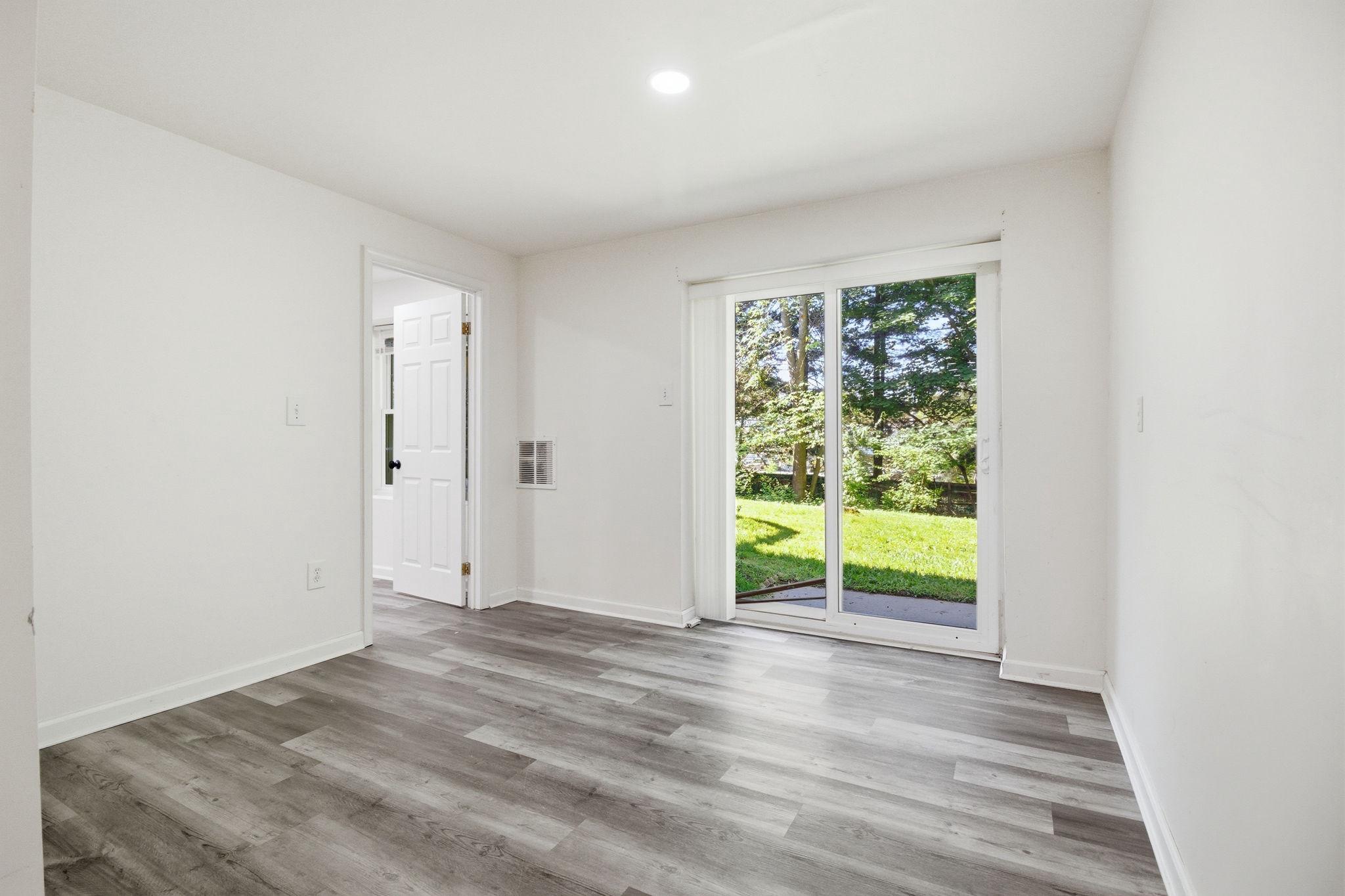 WASHINGTONIAN WOODS - Residential