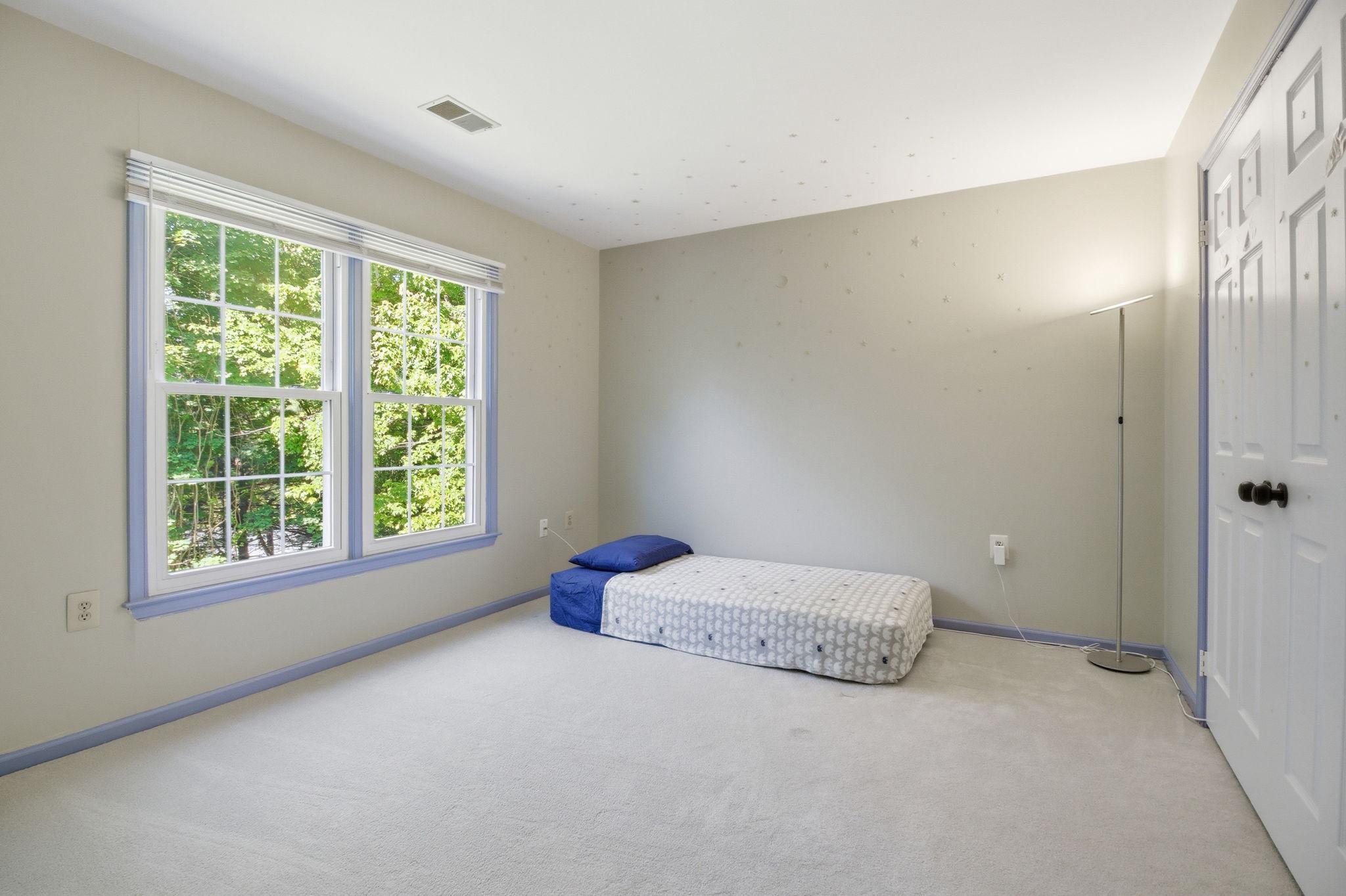 WASHINGTONIAN WOODS - Residential
