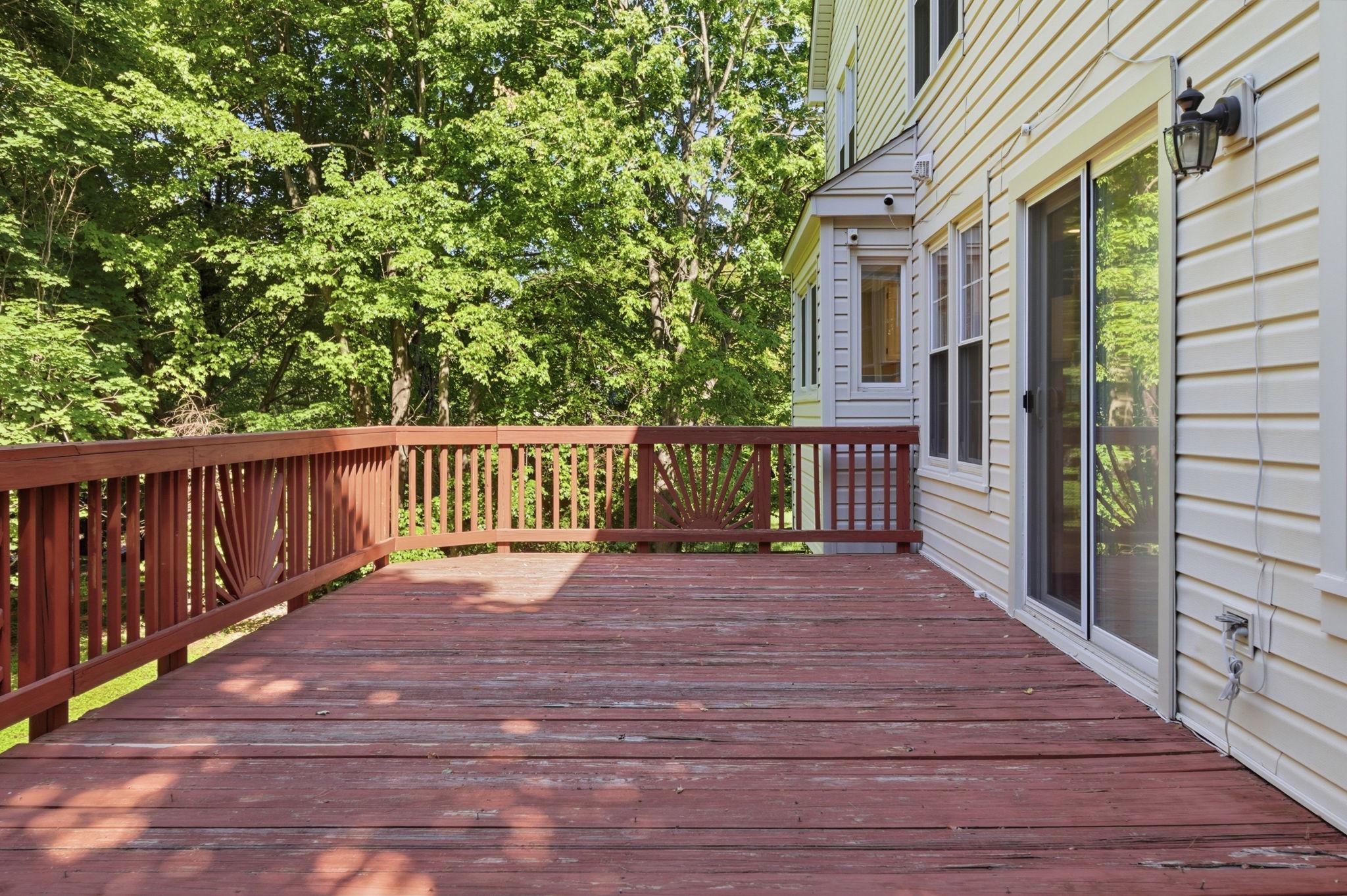 WASHINGTONIAN WOODS - Residential