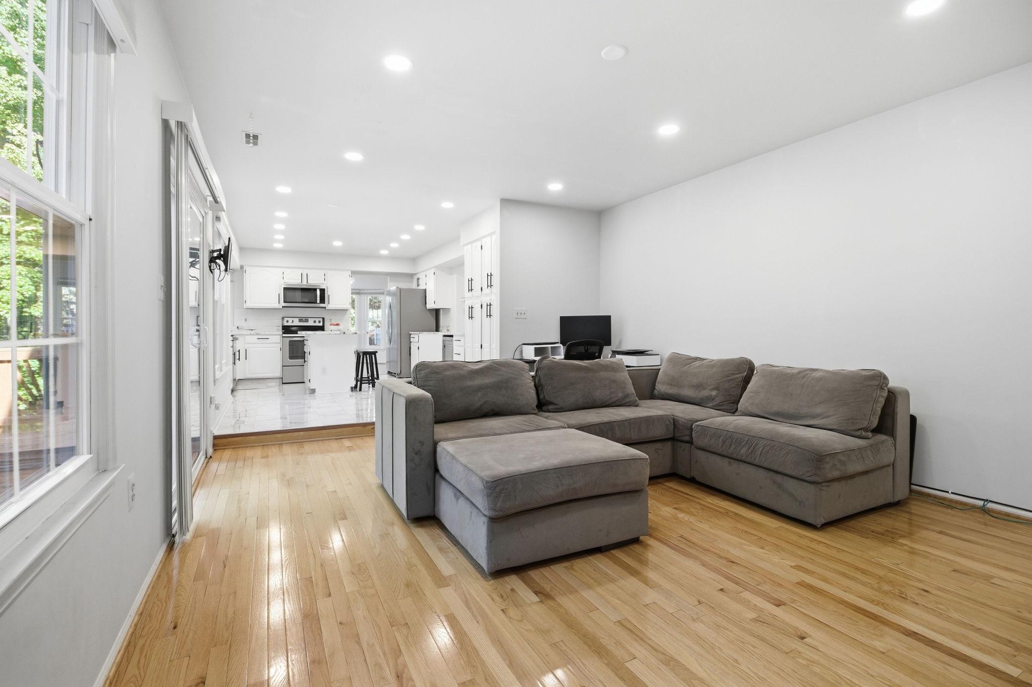WASHINGTONIAN WOODS - Residential