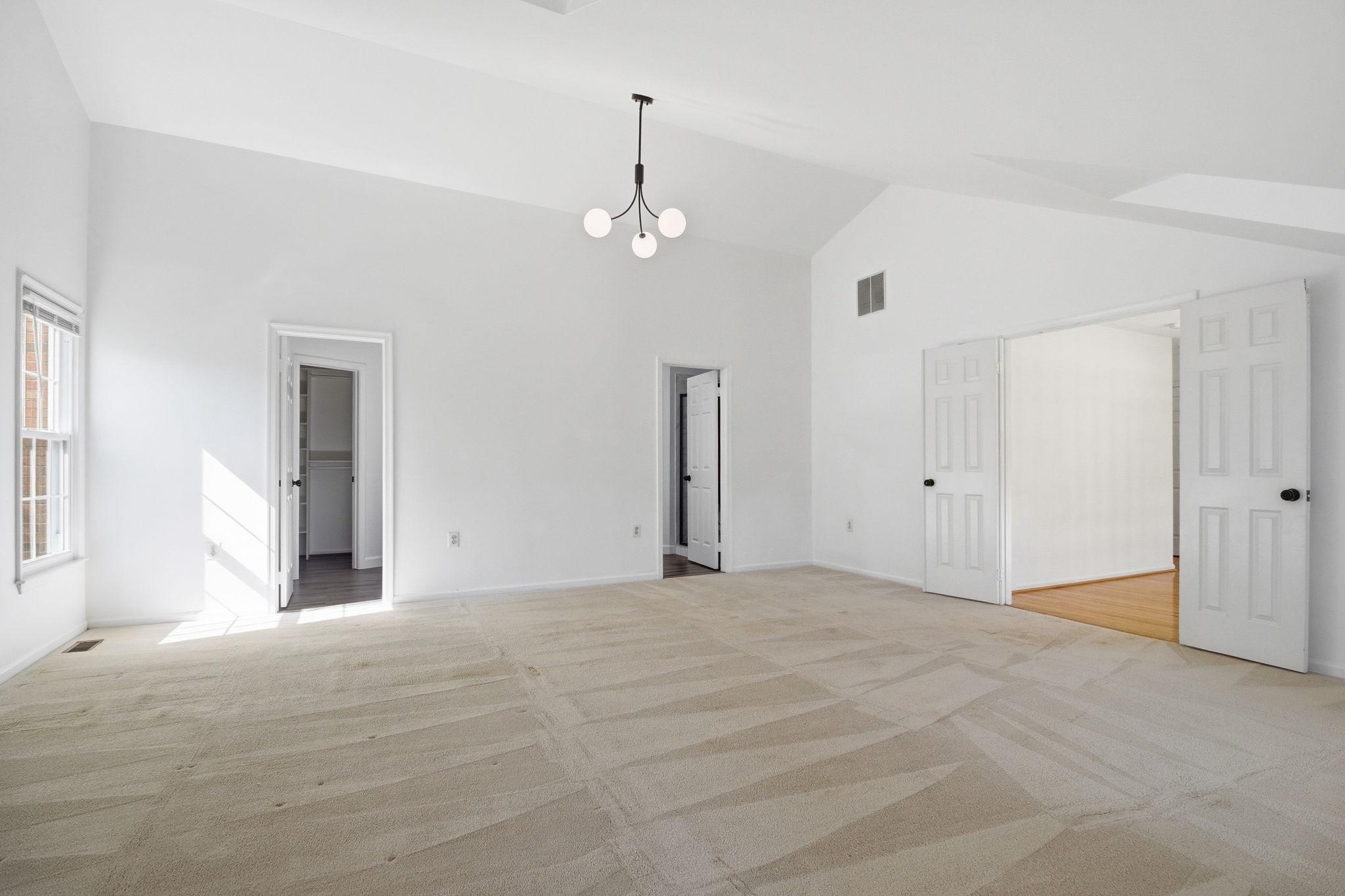 WASHINGTONIAN WOODS - Residential
