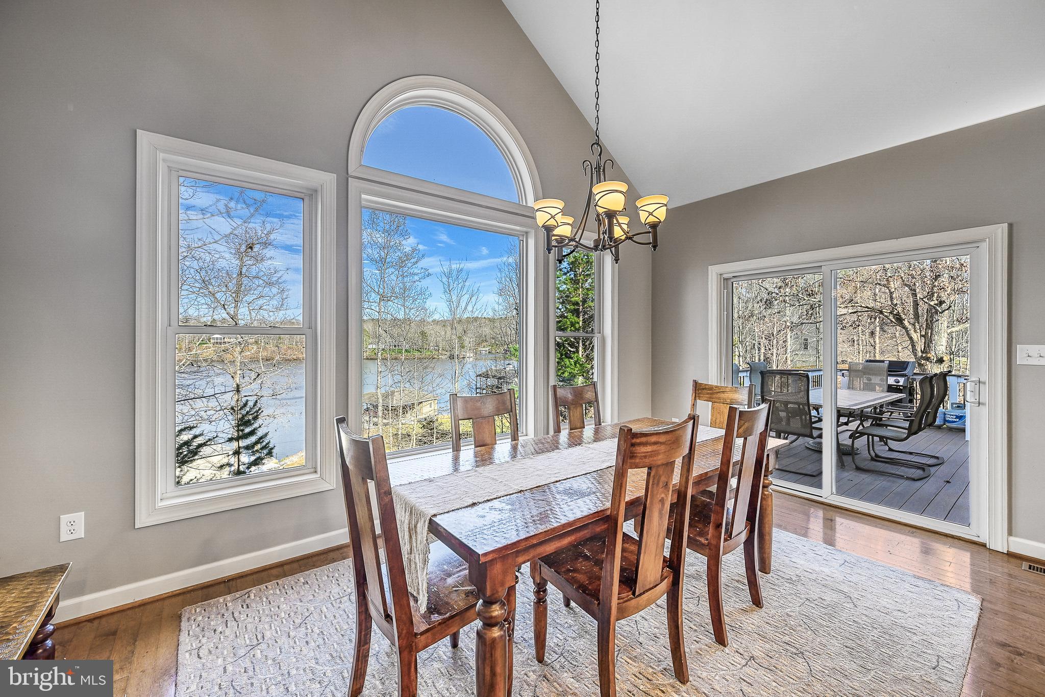 FRESHWATER ESTATES - Residential