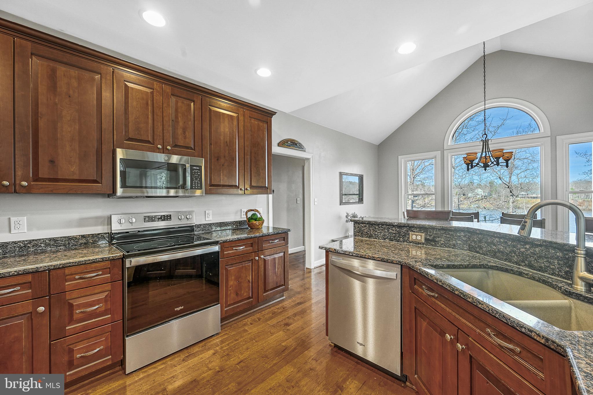 FRESHWATER ESTATES - Residential