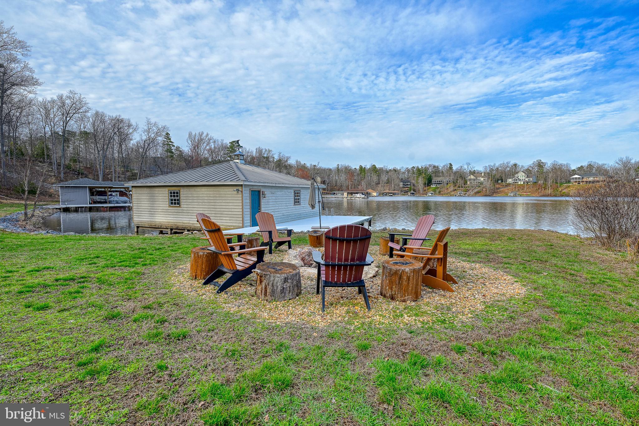 FRESHWATER ESTATES - Residential