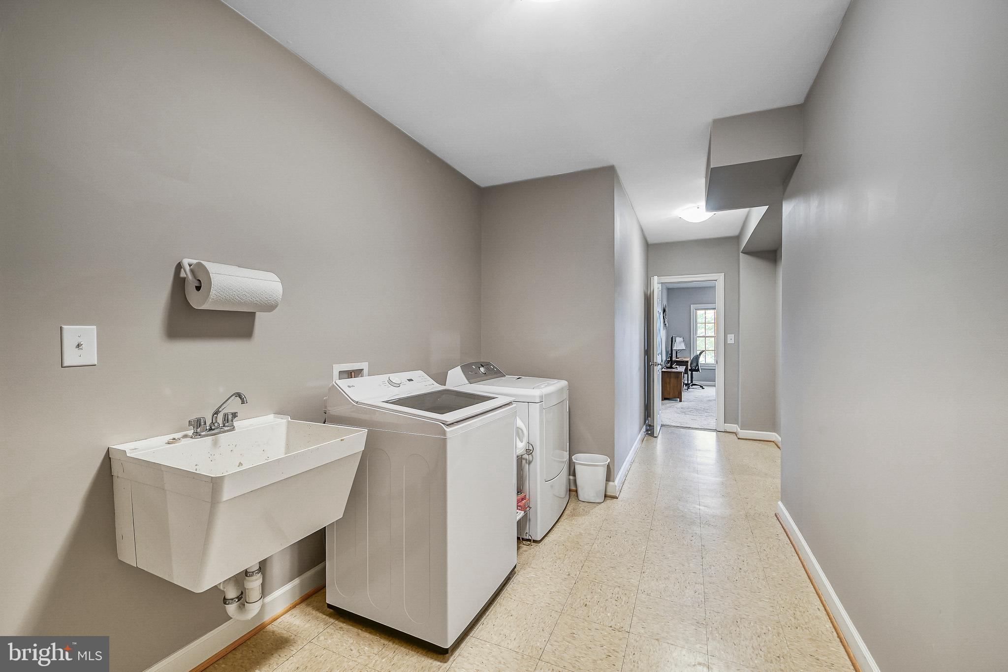 FRESHWATER ESTATES - Residential