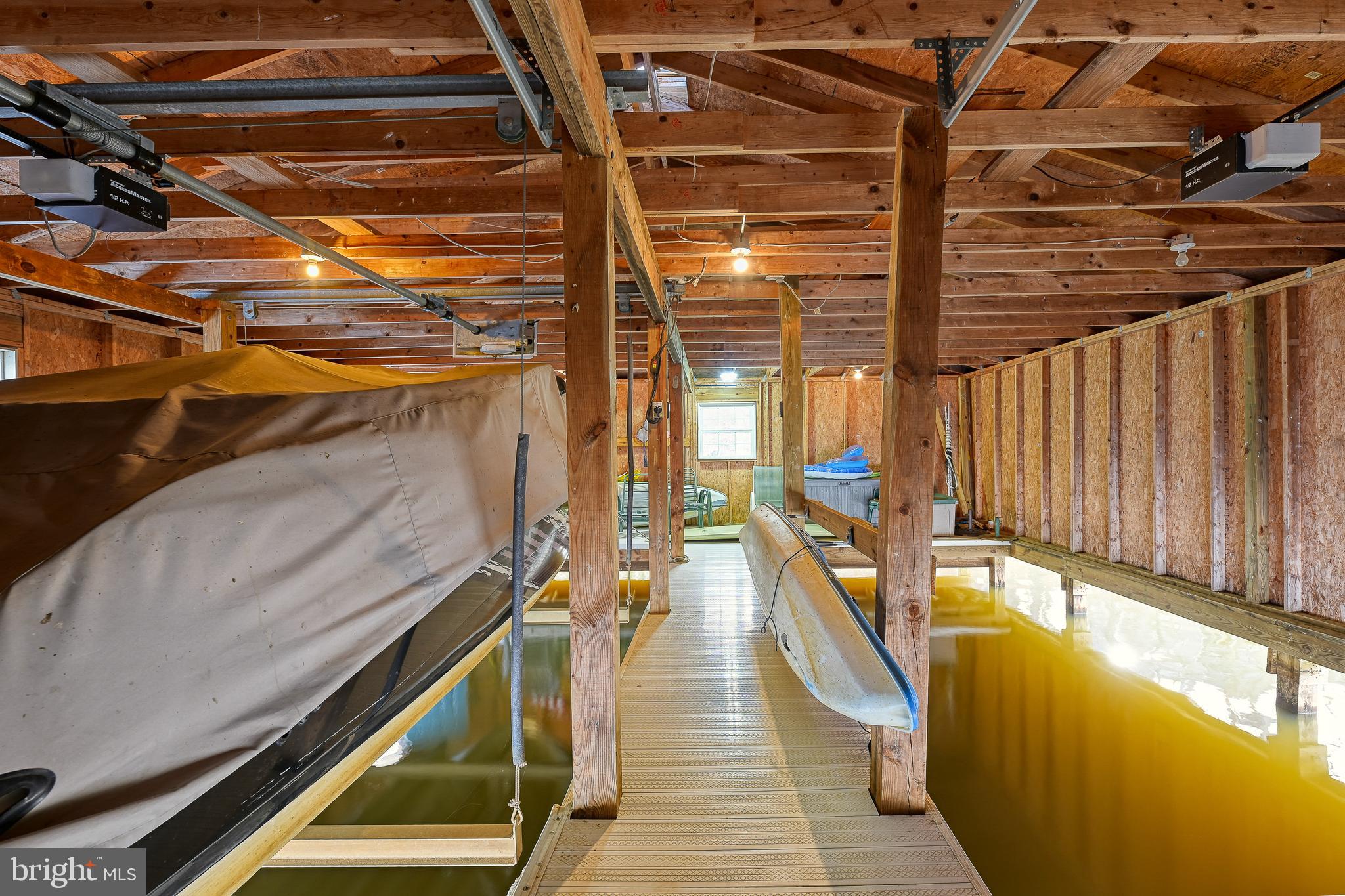 FRESHWATER ESTATES - Residential