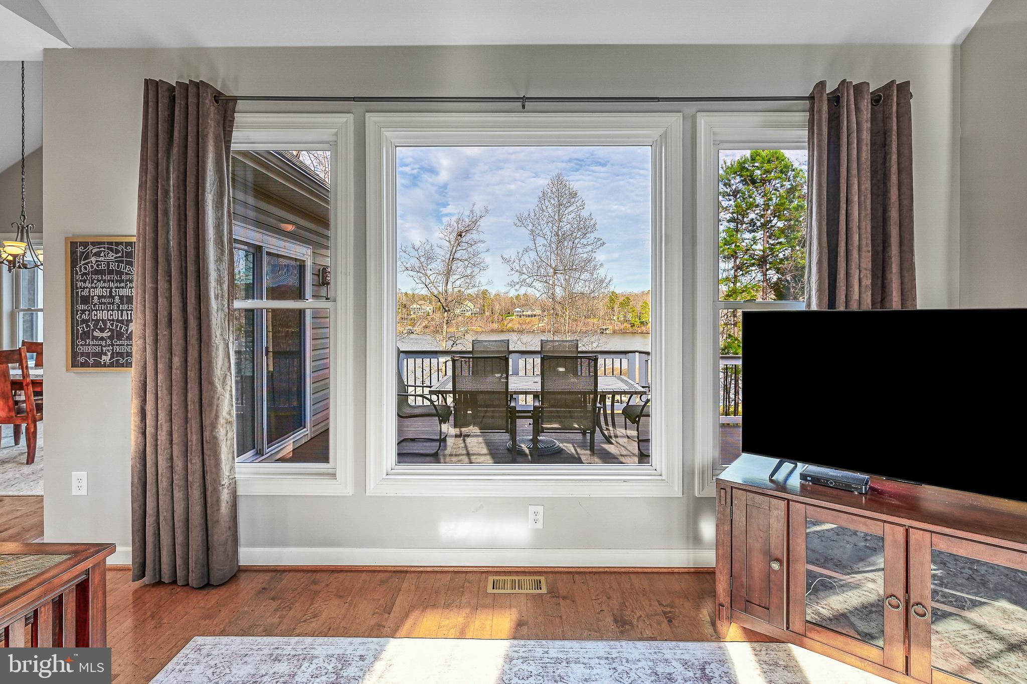 FRESHWATER ESTATES - Residential