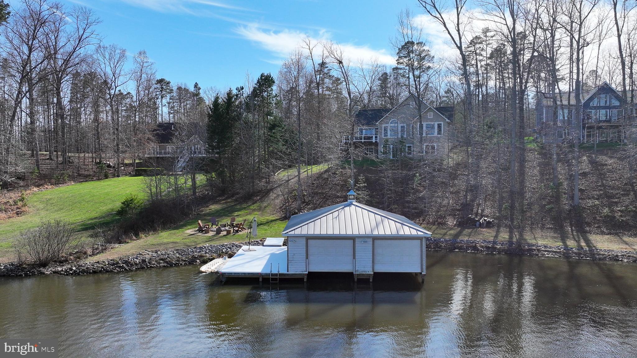 FRESHWATER ESTATES - Residential