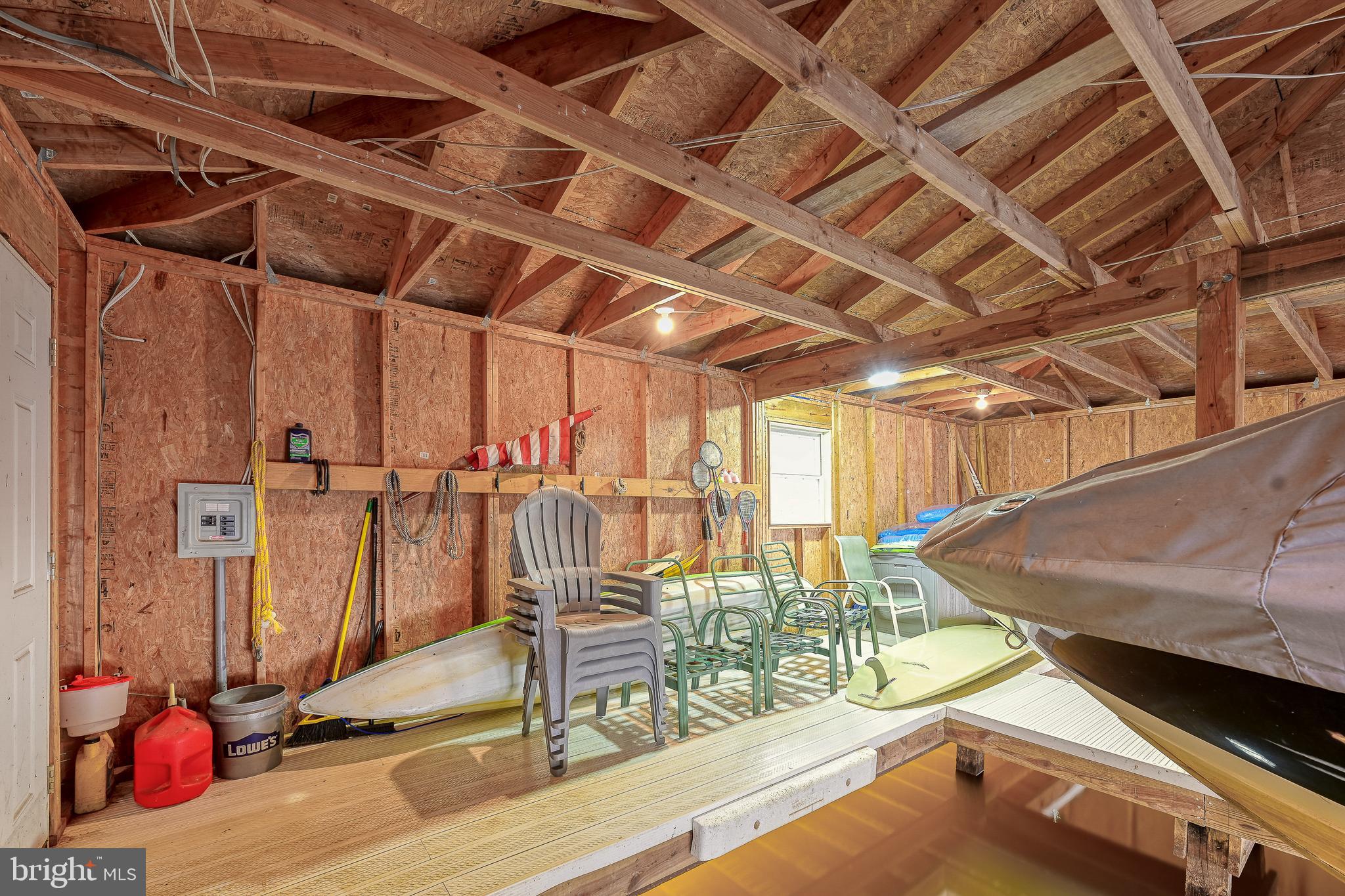 FRESHWATER ESTATES - Residential