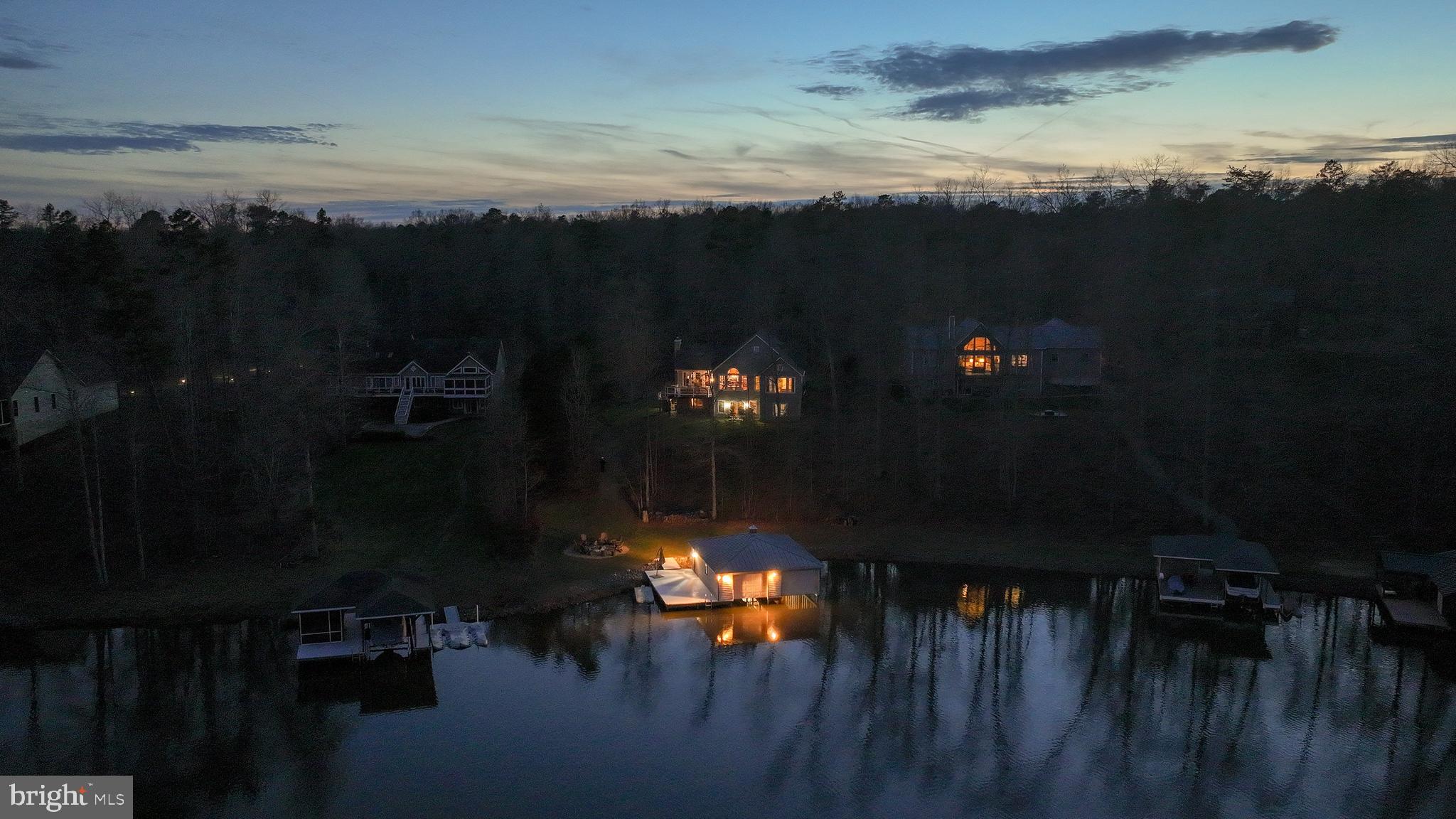 FRESHWATER ESTATES - Residential