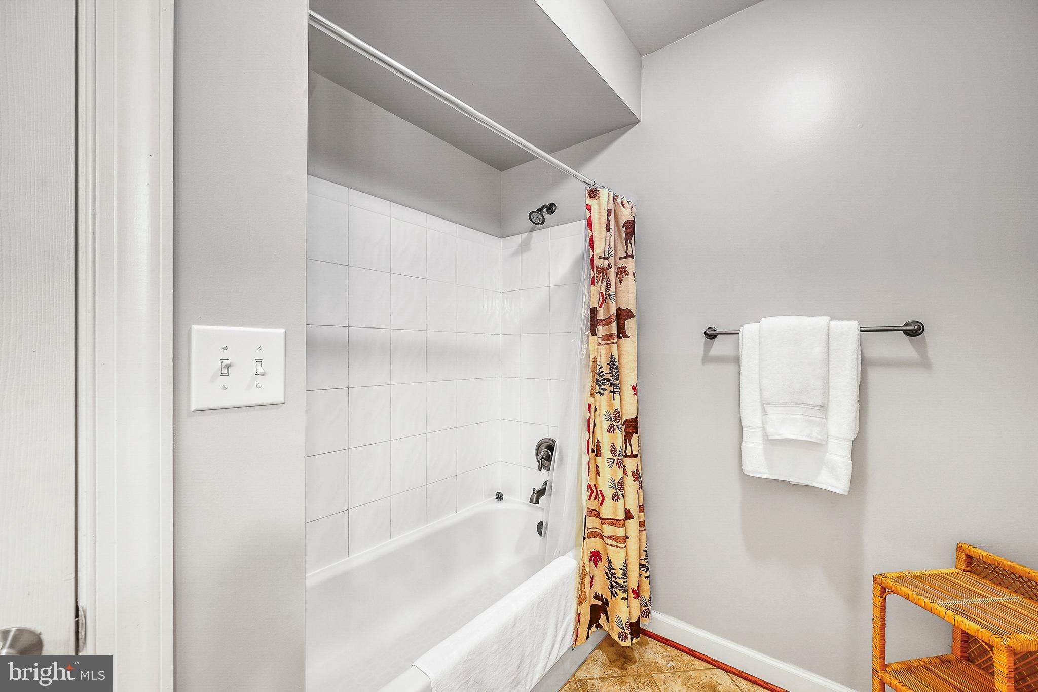 FRESHWATER ESTATES - Residential