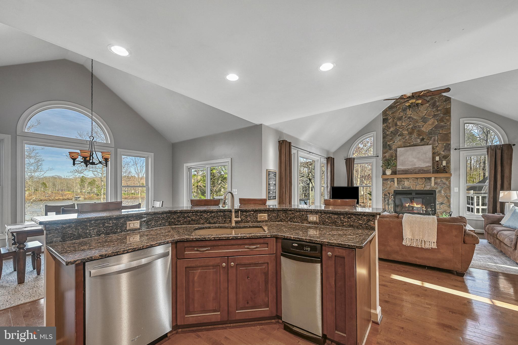 FRESHWATER ESTATES - Residential