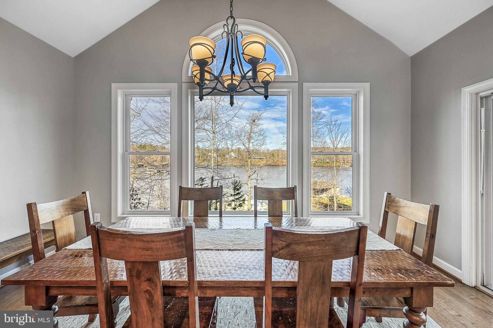 FRESHWATER ESTATES - Residential