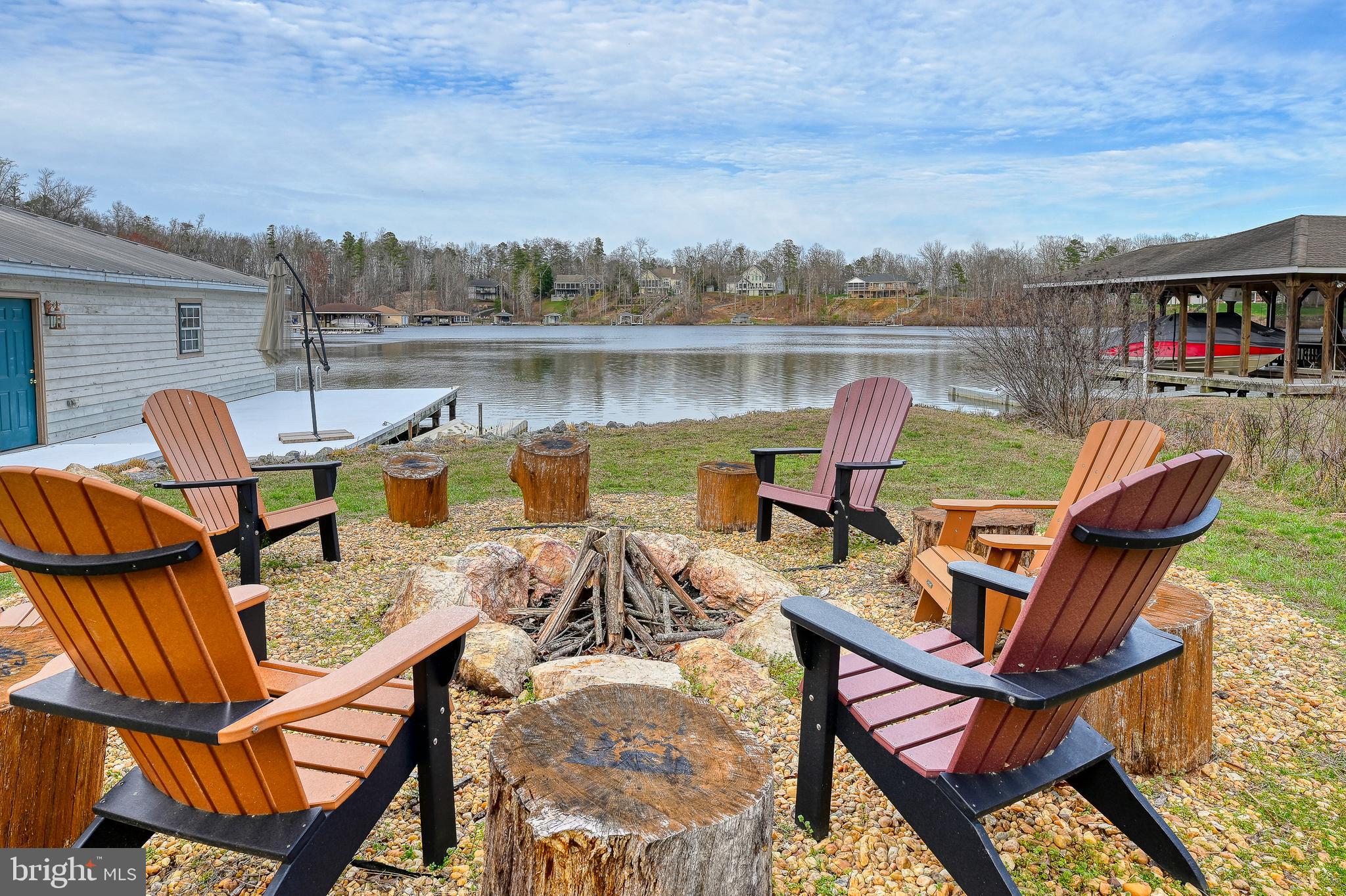 FRESHWATER ESTATES - Residential