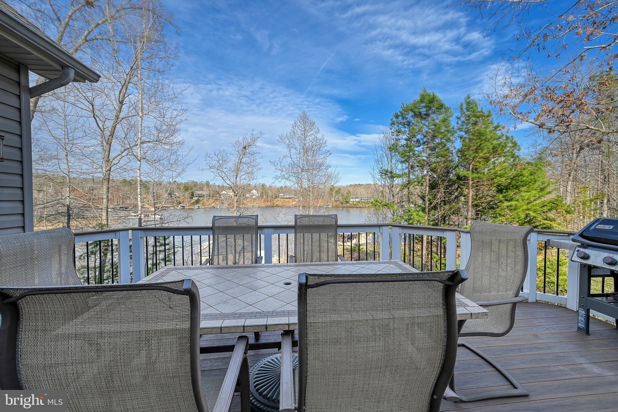 FRESHWATER ESTATES - Residential