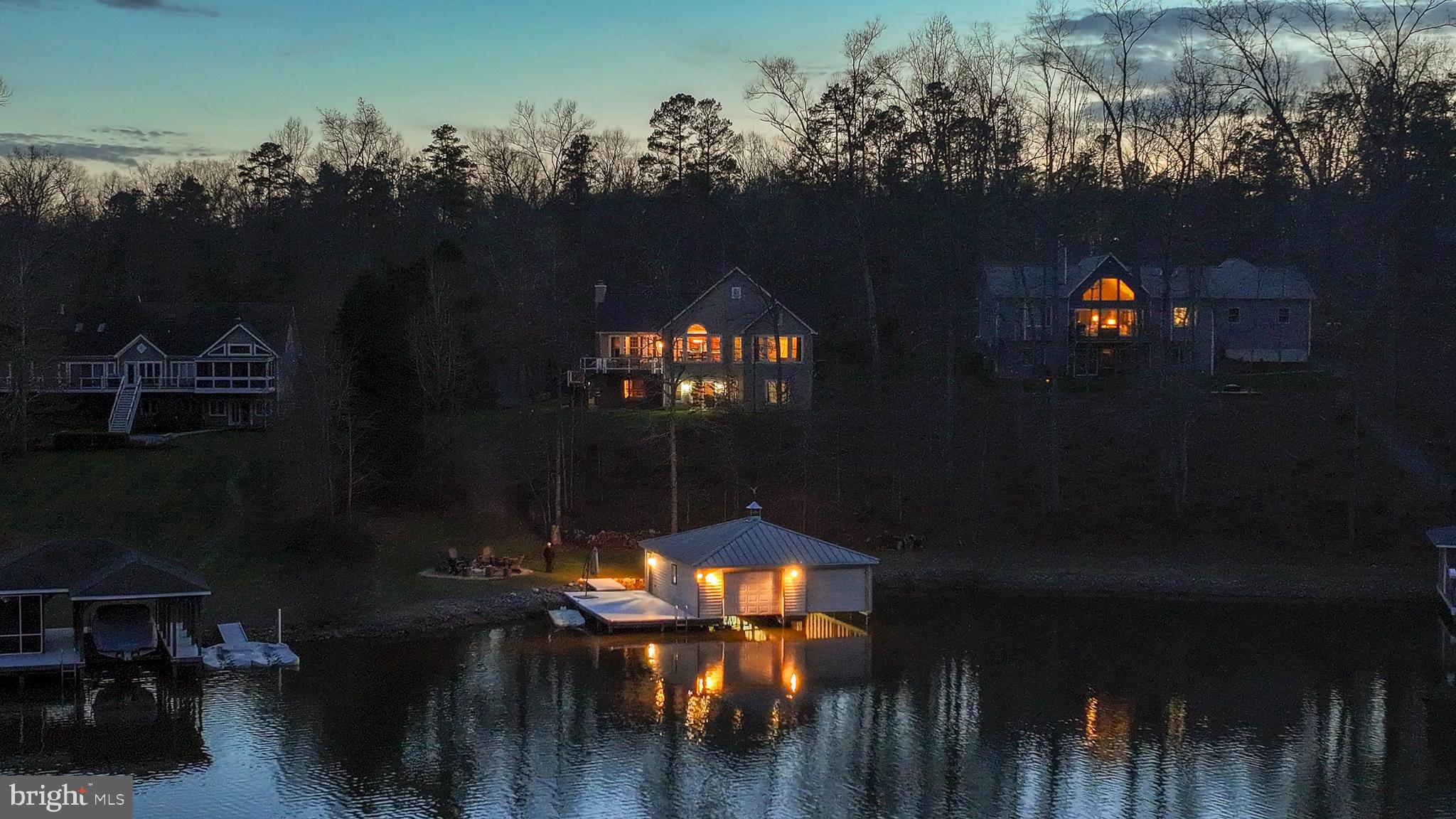 FRESHWATER ESTATES - Residential