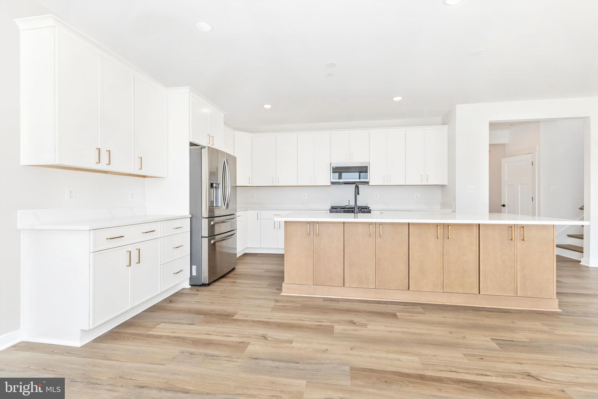 EDGEWATER - Residential