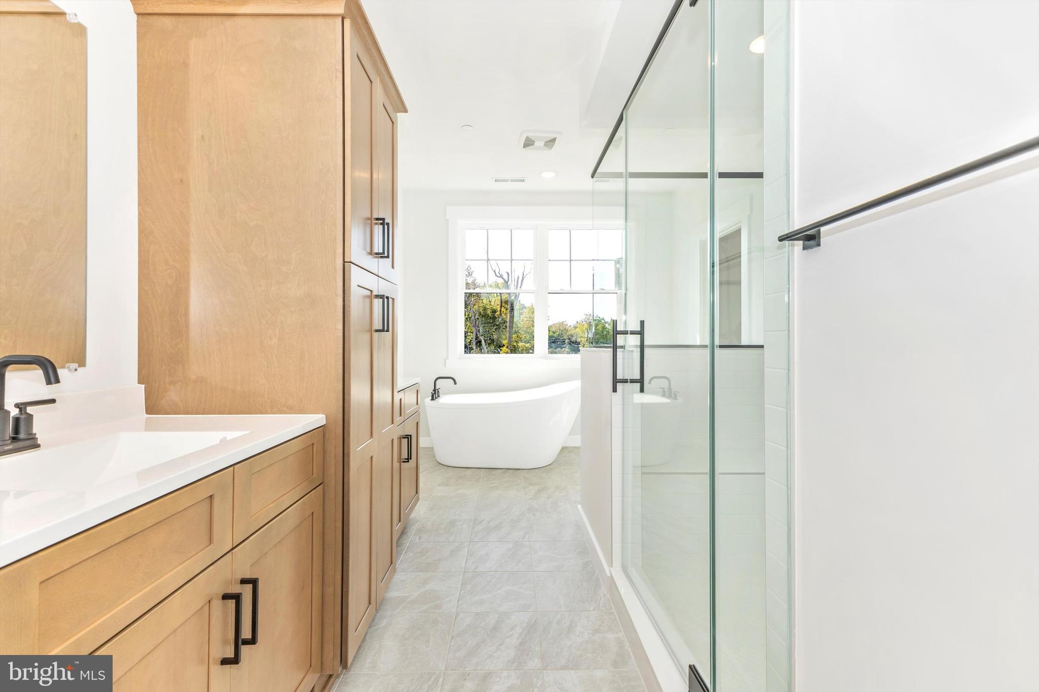 EDGEWATER - Residential