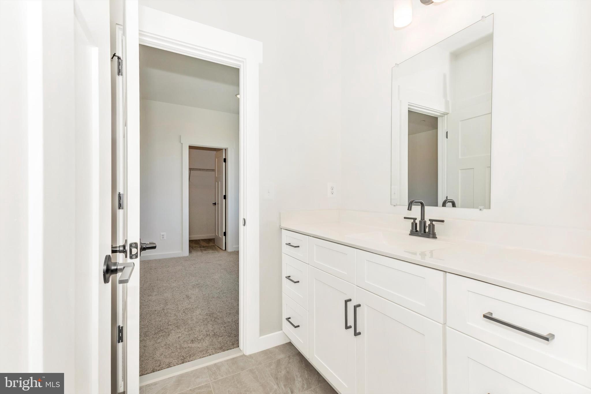 EDGEWATER - Residential