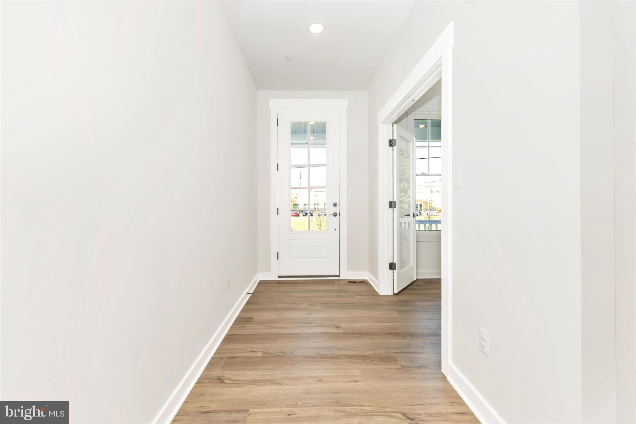 EDGEWATER - Residential