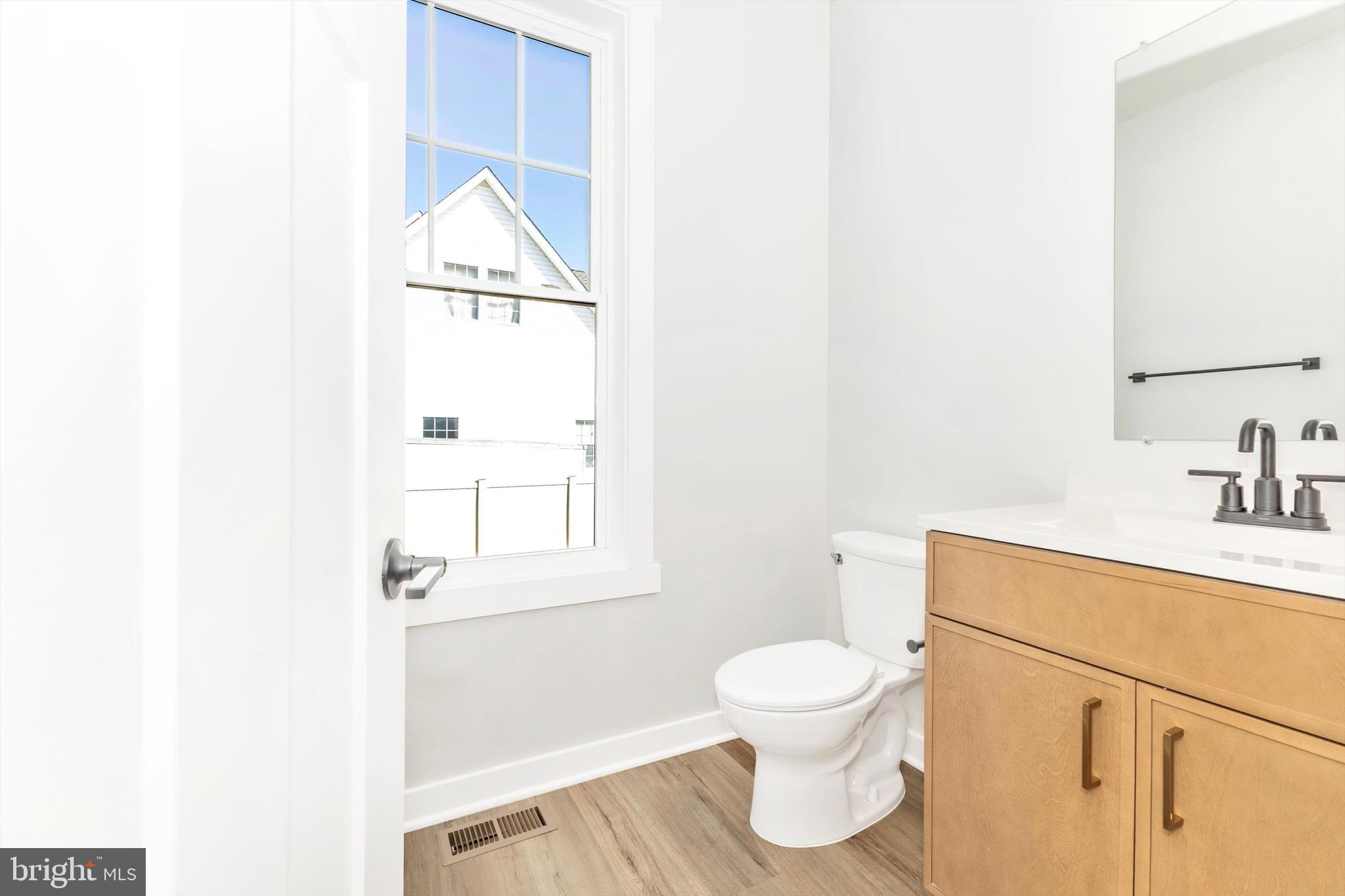 EDGEWATER - Residential