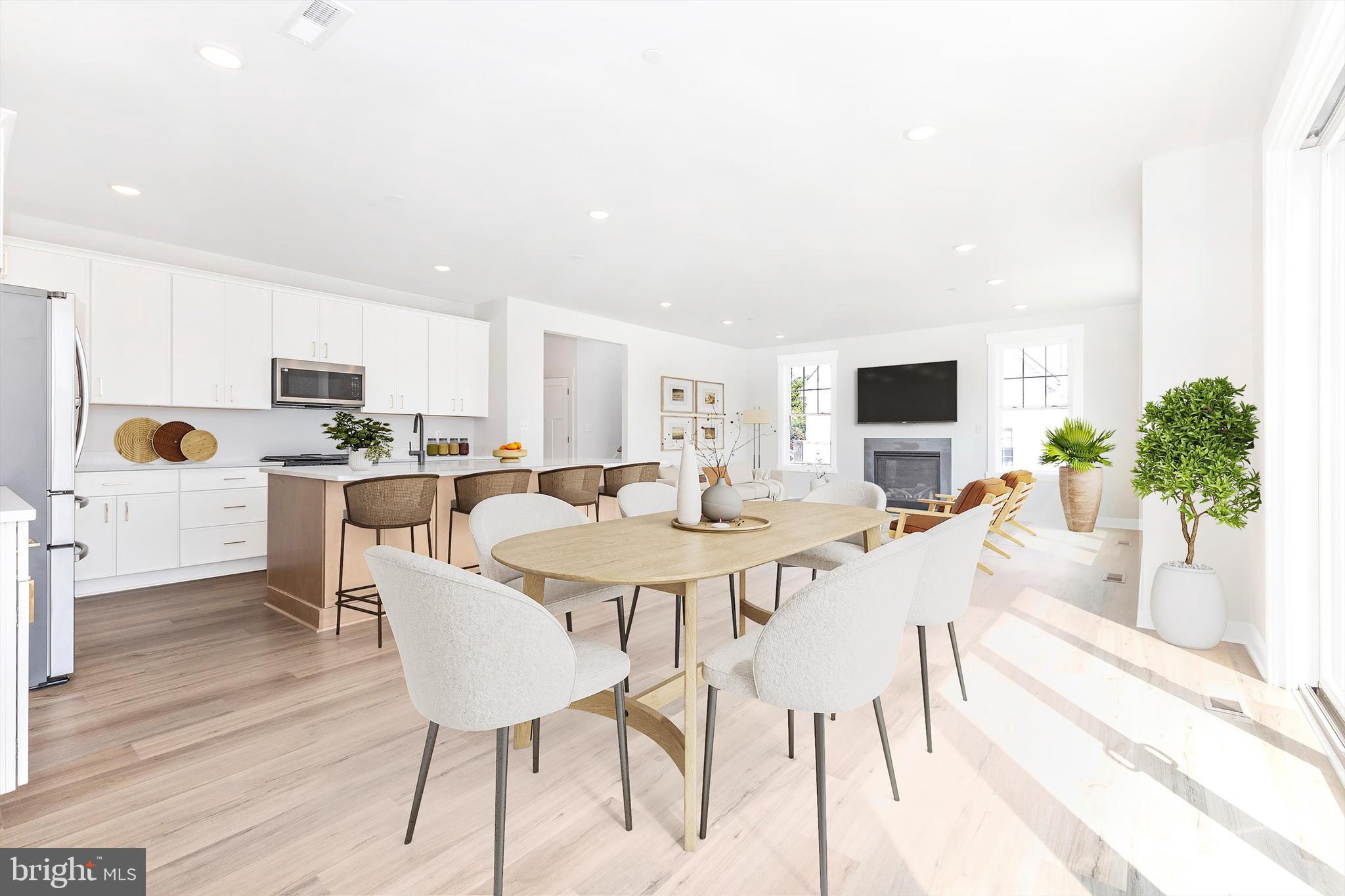 EDGEWATER - Residential