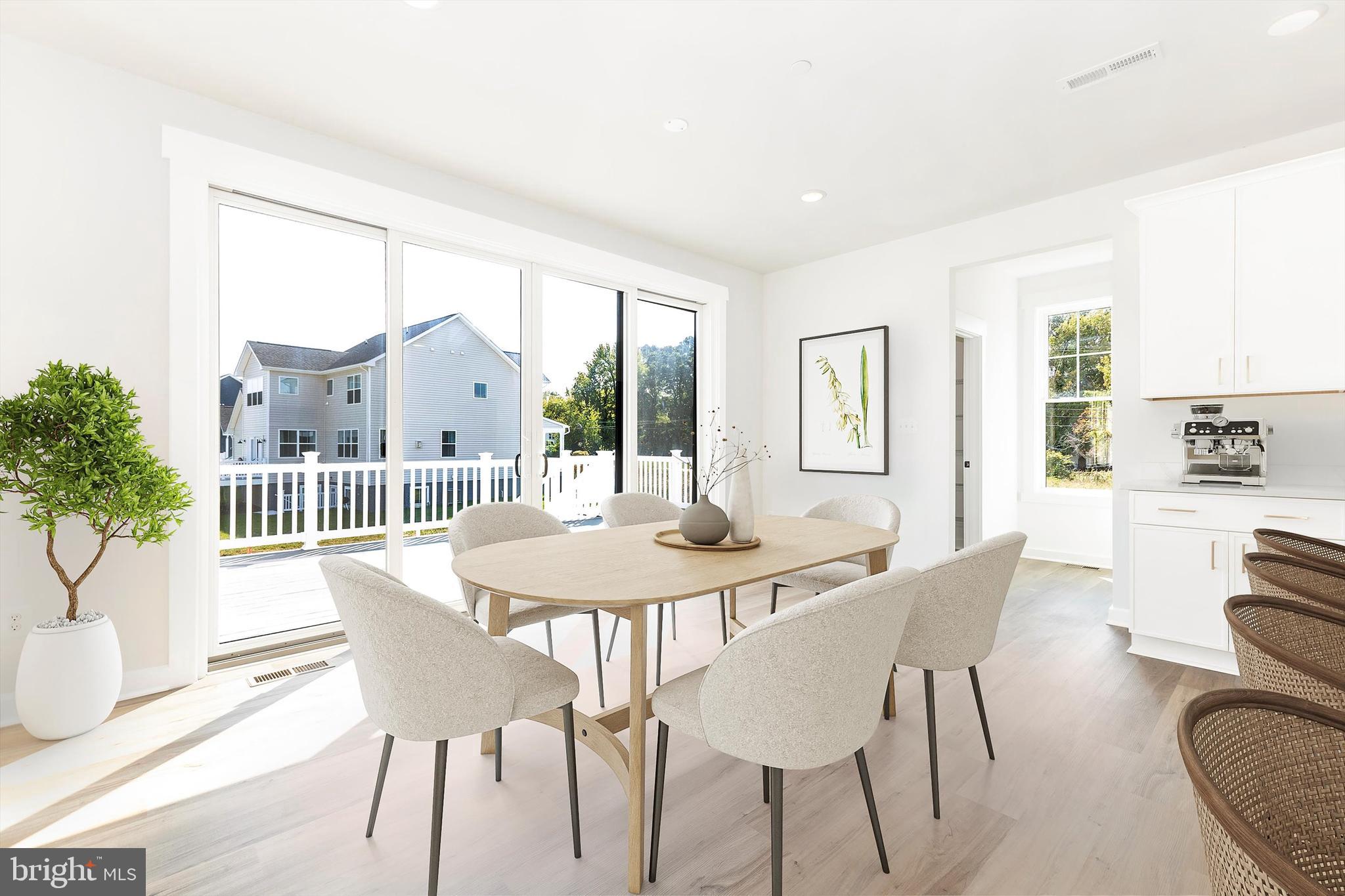 EDGEWATER - Residential