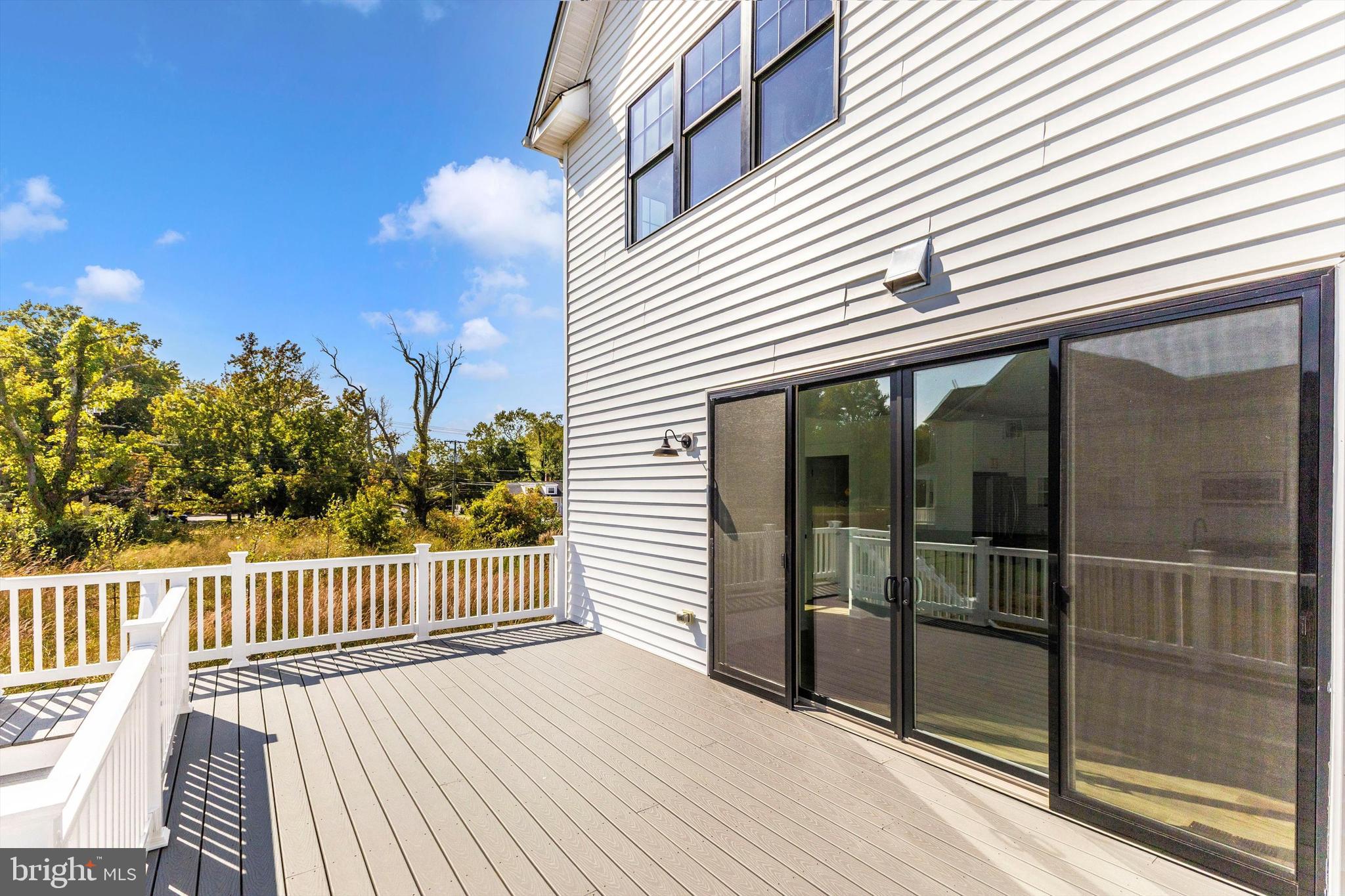 EDGEWATER - Residential